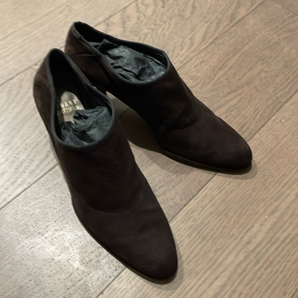 New without box Stuart Weitzman brown booties